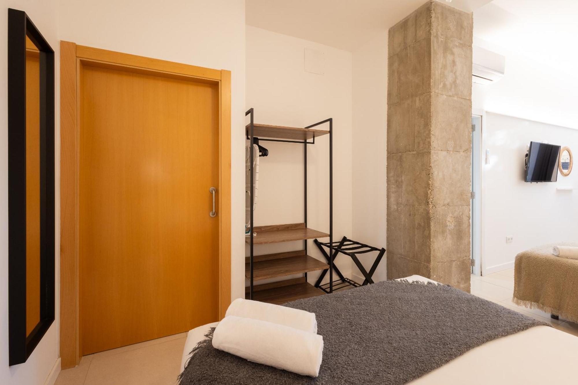 Florit Flats - The Pitiusas Rooms Valencia Exterior foto